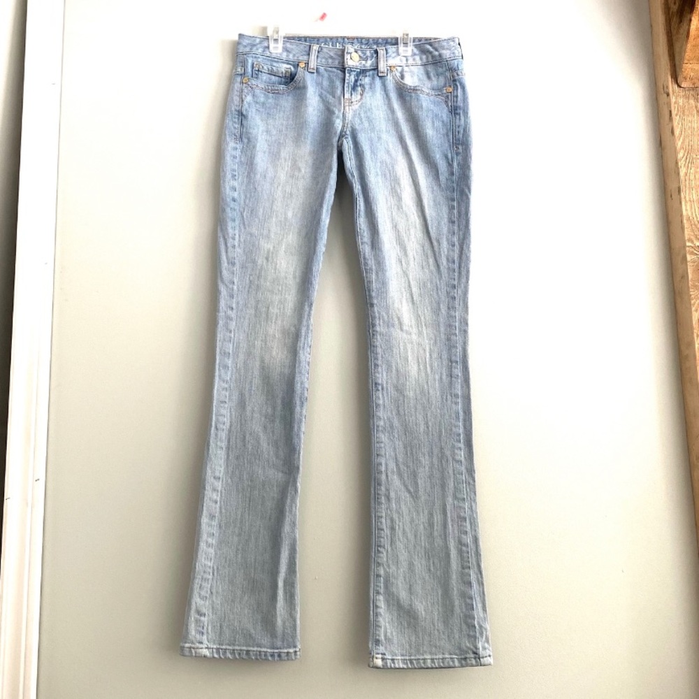 GUESS Light Wash Boot Cut 27